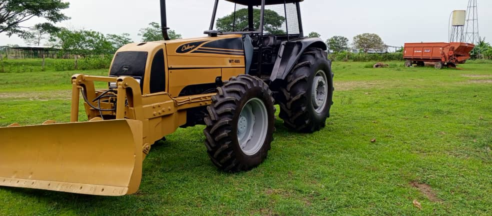 Tractor con Pala Americano 