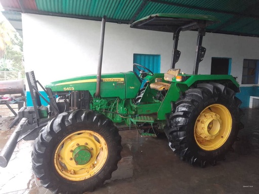 Tractor John Deere Año 2012 de 75HP